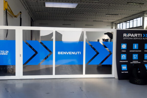 entrata-officina-decorazione-vetri